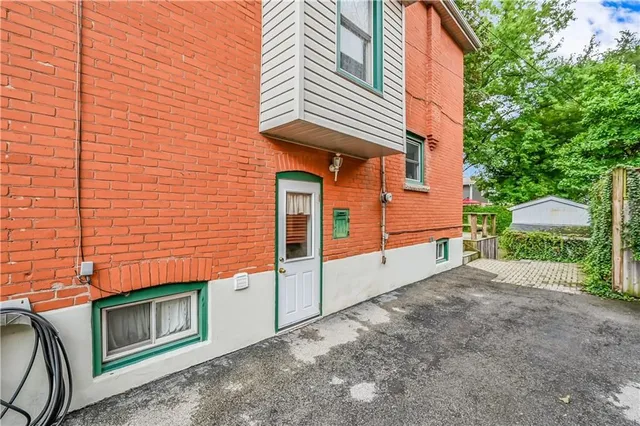 Additional image 3 of 2114 CAROLINE St