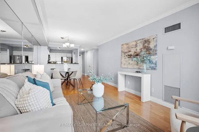 Additional image 8 of 442 Maple Ave Unit 1103