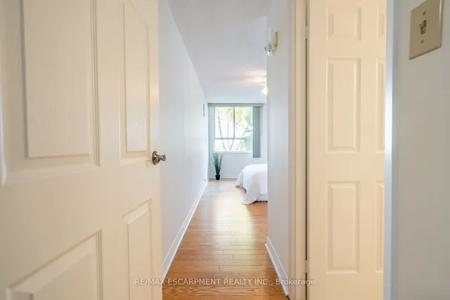 Additional image 26 of 5280 Lakeshore Rd Unit 105