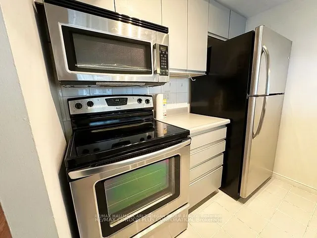 Additional image 15 of 77 Harbour Sq Unit 3005
