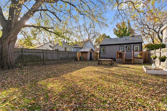 Additional image 40 of 404 Tragina Ave