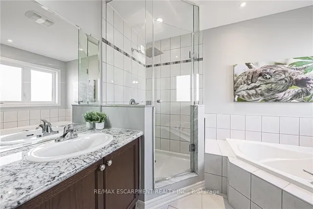 Additional image 28 of 51 Narbonne Cres