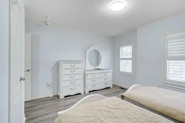 Additional image 26 of 1485 Chretien St