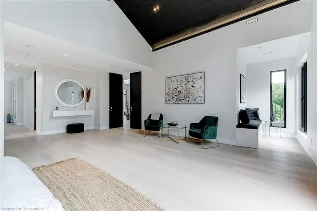 Additional image 25 of 298 Strathcona Dr