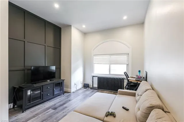 Additional image 4 of 233 Victoria Ave