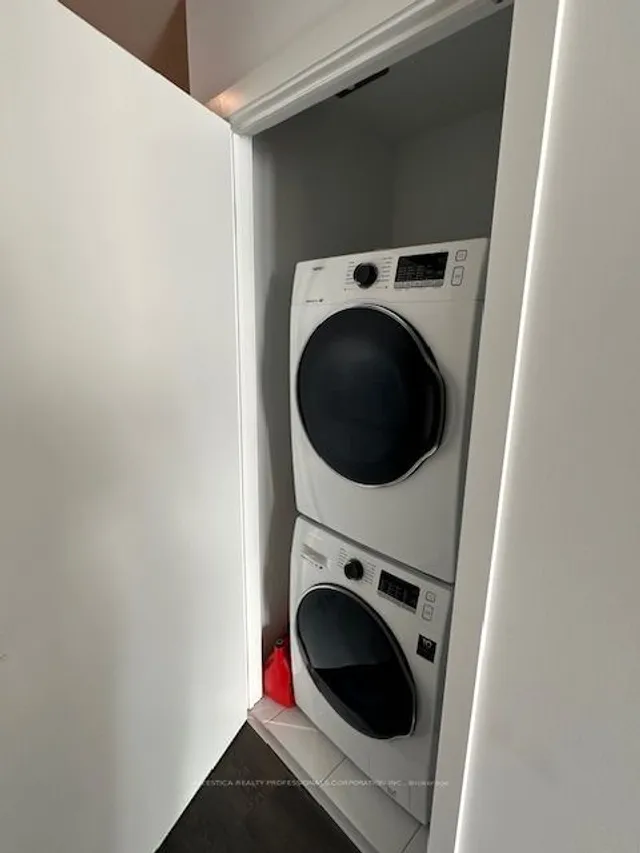 Additional image 8 of 1928 Lake shore Blvd Unit 2012