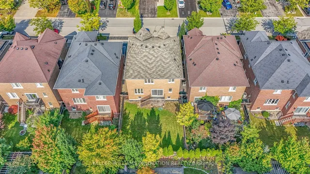 Additional image 38 of 392 Kincardine Terr