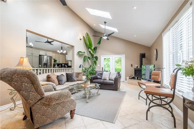 Additional image 10 of 956 Lynden Rd