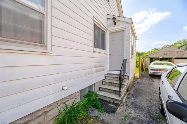 Additional image 15 of 2149 Caroline St