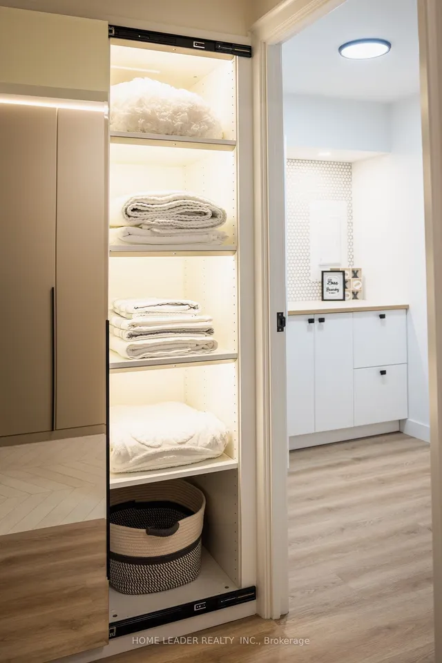 Additional image 4 of 5280 Lakeshore Rd Unit 902