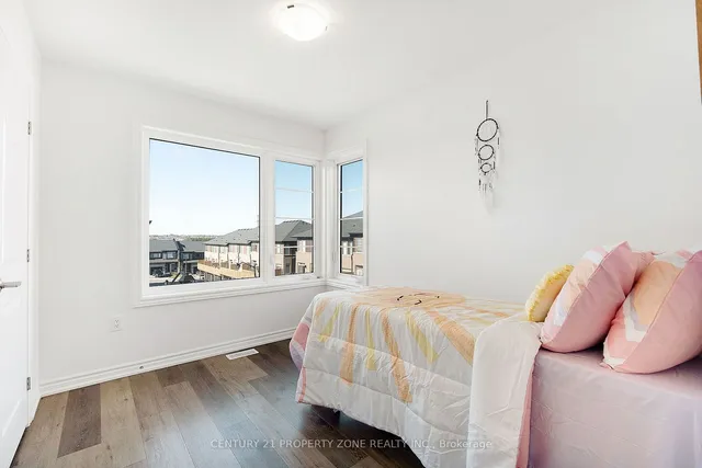 Additional image 31 of 61 Soho St Unit 102