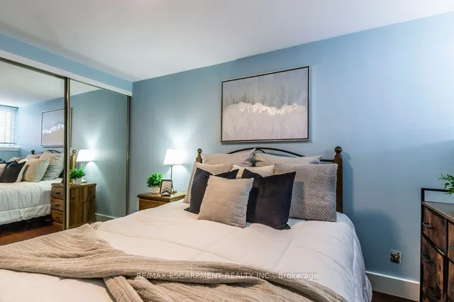 Additional image 19 of 50 Main St Unit 405