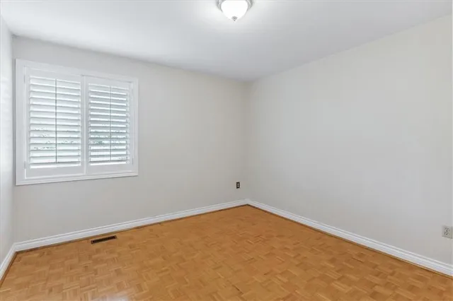 Additional image 18 of 335 YORK Rd