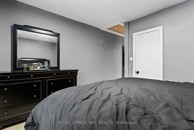 Additional image 23 of 18 Irving Pl