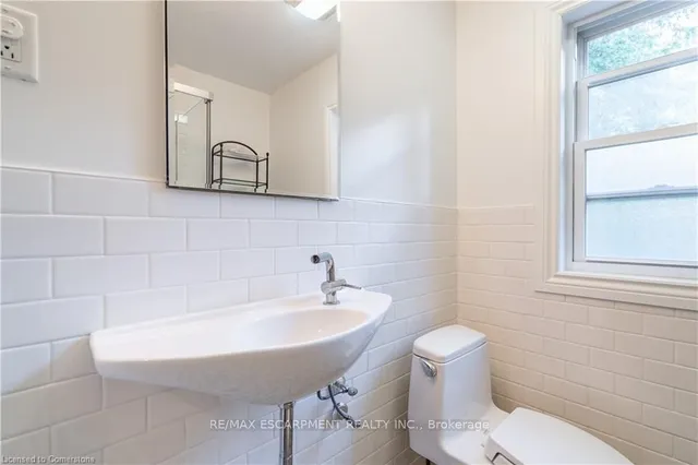 Additional image 20 of 56 Newton Ave