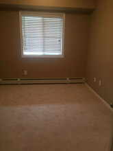 Additional image 3 of 1060 McConachie Blvd NW