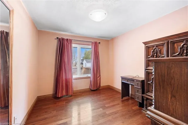 Additional image 10 of 289 5th Con Rd E