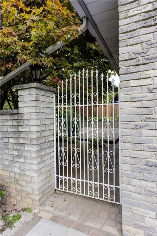 Additional image 37 of 2141 CARTIER Cres