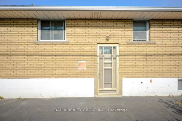 Additional image 33 of 51 Robroy Ave