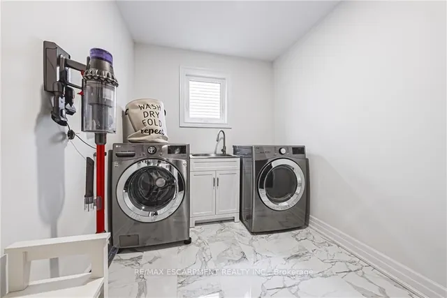 Additional image 26 of 14 Dolphin Pl