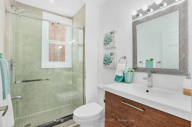 Additional image 13 of 582 Wentworth St