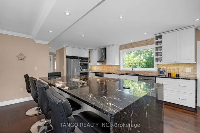 Additional image 6 of 6739 Fifth Line