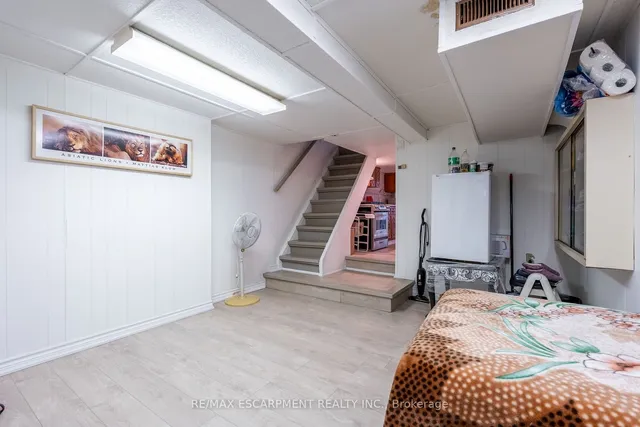 Additional image 22 of 50 1/2 Clyde St