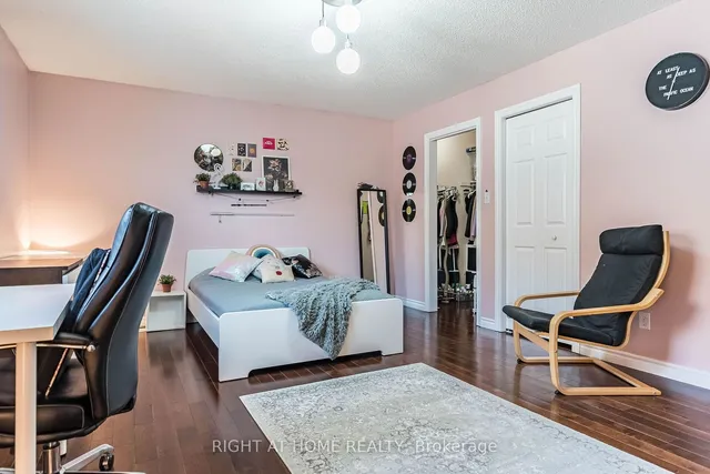 Additional image 24 of 64 Solsbury Cres