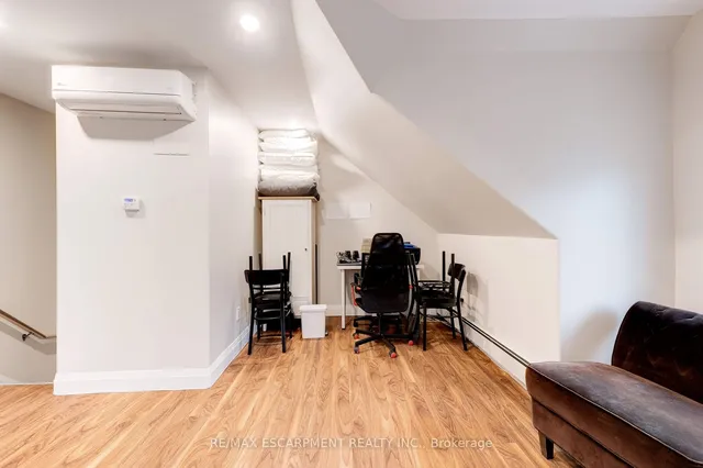 Additional image 21 of 152 Sanford Ave