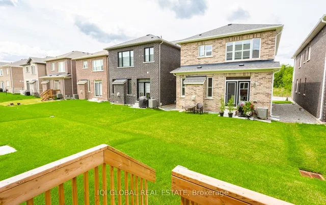 Additional image 38 of 1736 Thames Circ