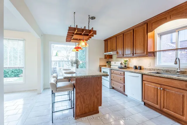 Additional image 12 of 54 Goldcrest Dr