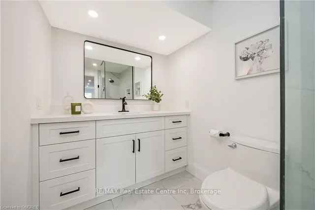 Additional image 32 of 884 HEMLOCK Dr