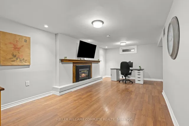 Additional image 26 of 38 BRETT Crt