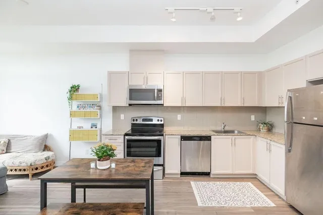 Additional image 19 of 1284 GUELPH Line Unit 417