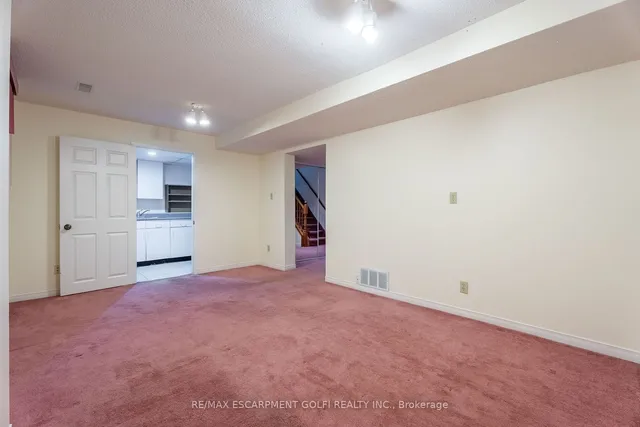 Additional image 31 of 54 Goldcrest Dr