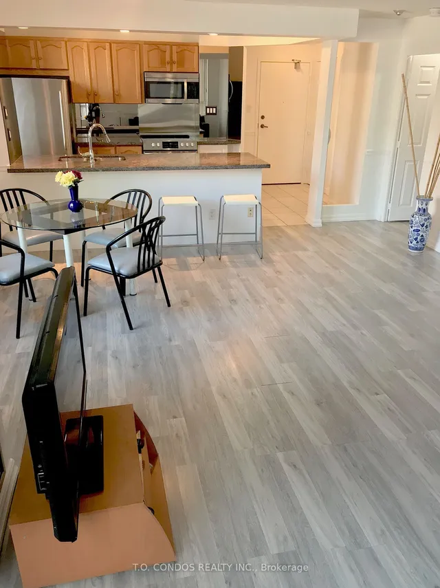 Additional image 3 of 633 Bay St Unit 511