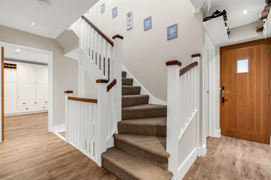 Additional image 10 of Canonsfield Road, Welwyn