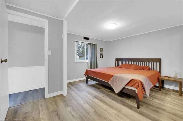 Additional image 19 of 94 Maple Cres