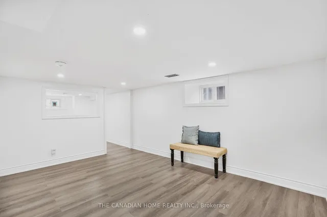 Additional image 28 of 582 Wentworth St