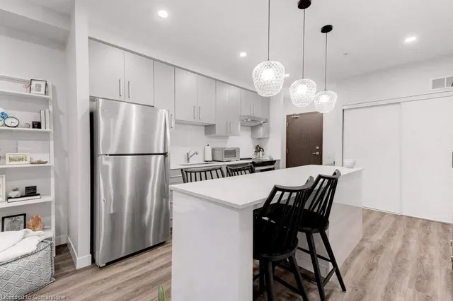 Additional image 8 of 15 Queen St Unit 812