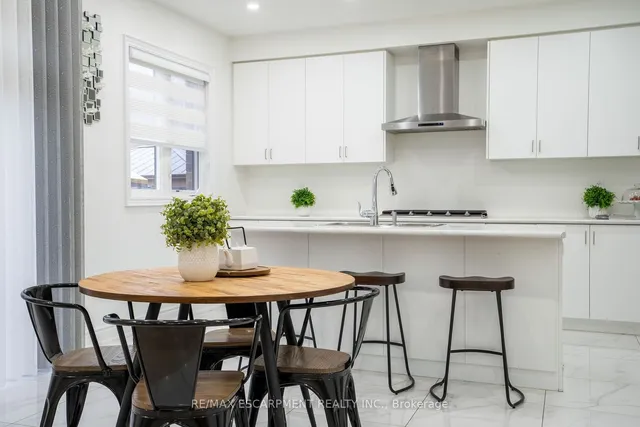 Additional image 14 of 158 Agro St