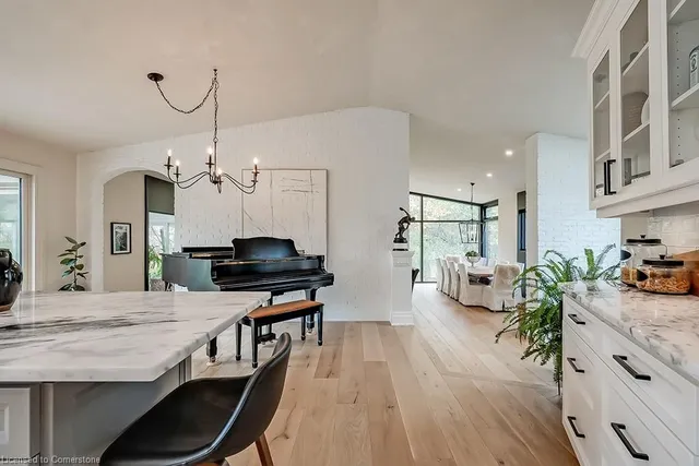 Additional image 18 of 2365 Britannia Rd