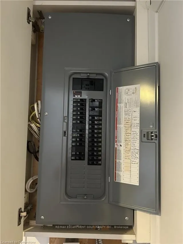 Additional image 21 of 29 Clarendon Ave