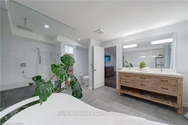 Additional image 17 of 868 DANFORTH Pl