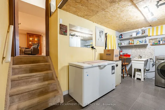 Additional image 31 of 46 VESPER Crt