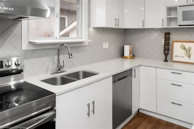 Additional image 7 of 642 West 5th St