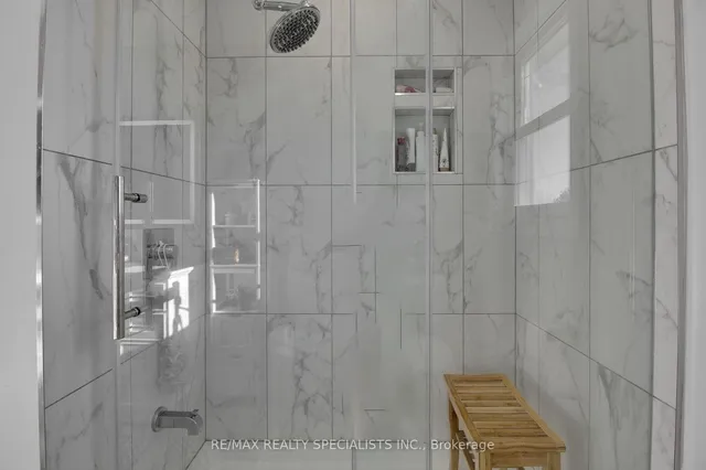 Additional image 25 of 11044 1st Line