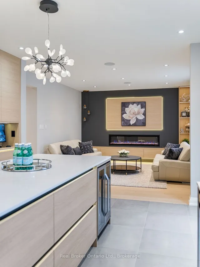 Additional image 11 of 395 Klein Circ