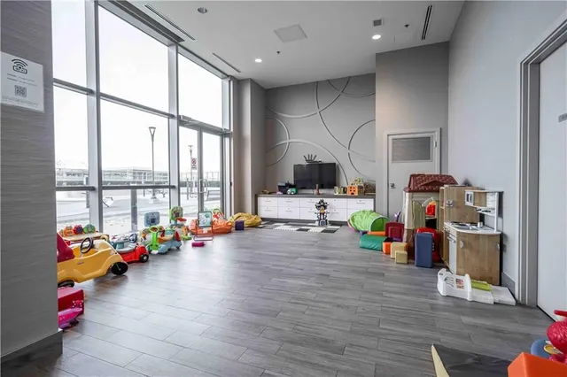 Additional image 32 of 2093 FAIRVIEW St Unit 1702