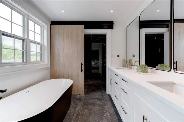 Additional image 25 of 939 TEAL Dr